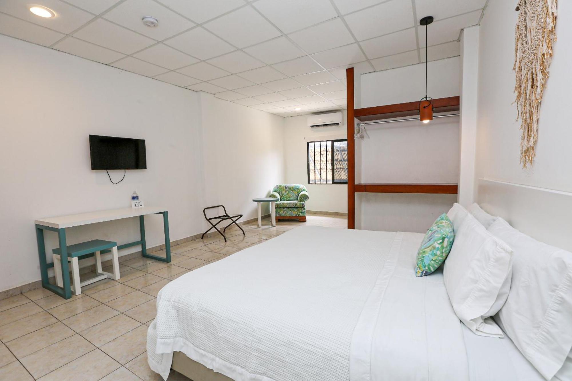 Hotel & Suites Arges - Centro เชตุมัล ภายนอก รูปภาพ