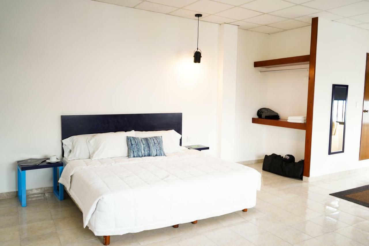 Hotel & Suites Arges - Centro เชตุมัล ภายนอก รูปภาพ