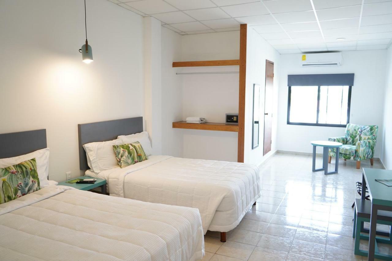 Hotel & Suites Arges - Centro เชตุมัล ภายนอก รูปภาพ